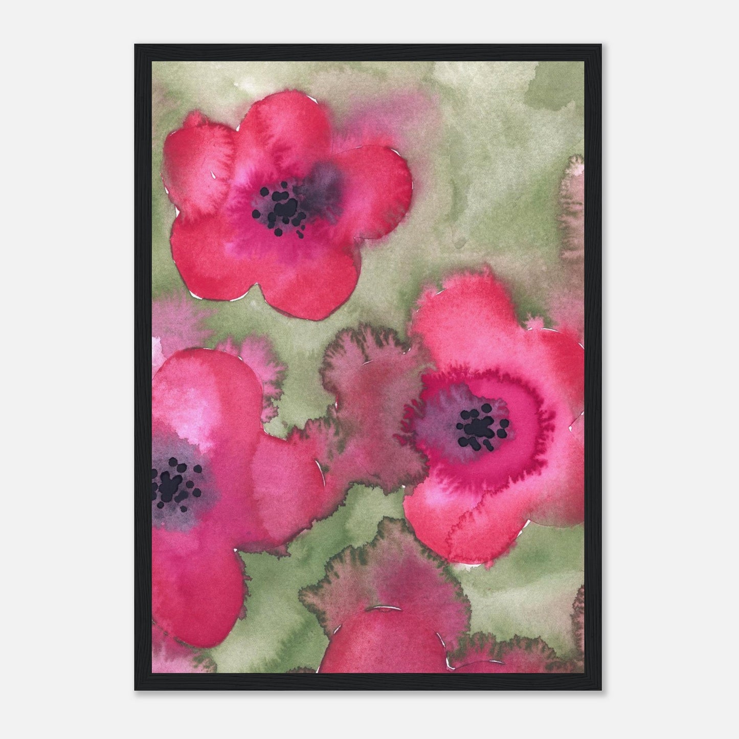 Das Aquarellbild „Pink Flowers“ in einem schwarzen Holzrahmen.