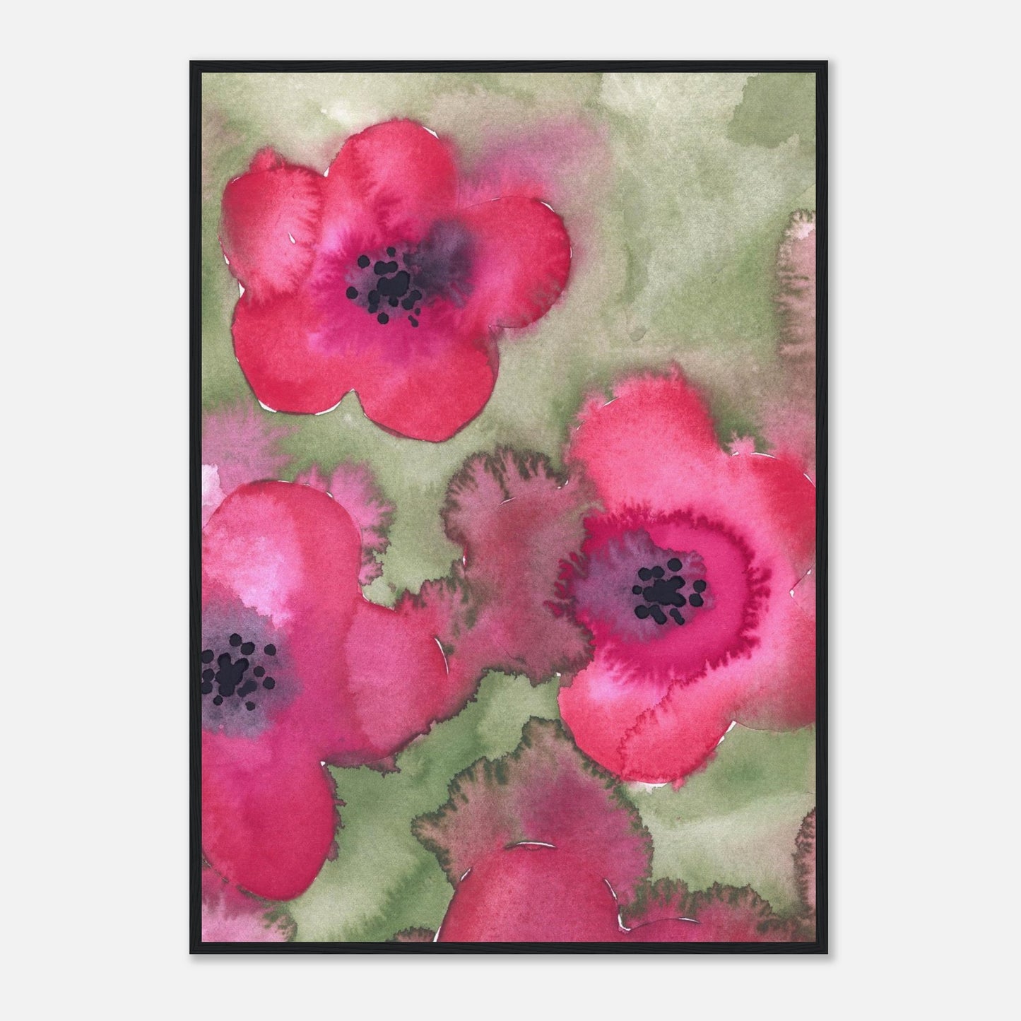Das Aquarellbild „Pink Flowers“ in einem schwarzen Holzrahmen.