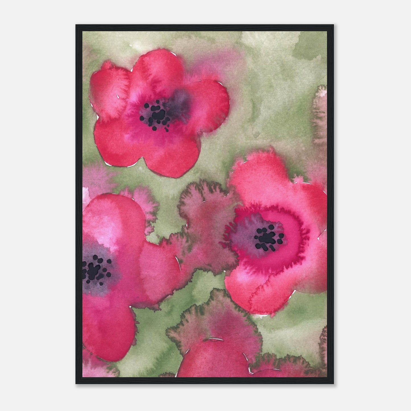 Das Aquarellbild „Pink Flowers“ in einem schwarzen Holzrahmen.