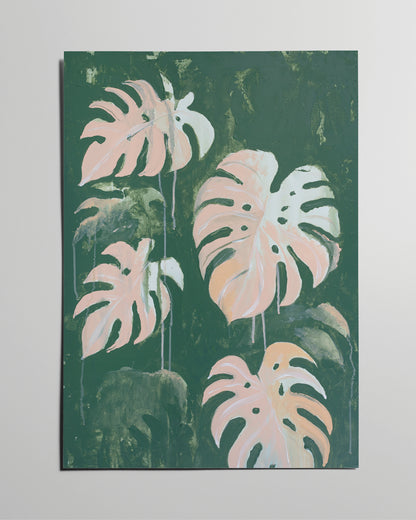 Das Poster "Pink Monstera", ein Motiv in rosa und grün in Acryl-Technik, vor grauem Hintergrund.