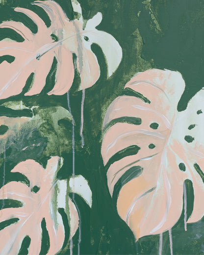 Ausschnitt des Motivs. Man sieht deutlich den Farbauftrag und die Leinwandstruktur. Große rosa Monstera Blätter vor grünem Hintergrund.