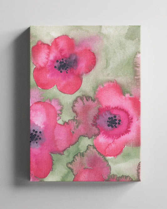 Leinwanddruck mit roten Aquarell-Blumen auf grünem Hintergrund.